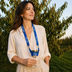 Weinglashalter aus PVC mit Lanyard personalisieren – mi...