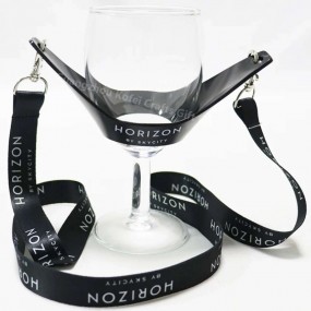 Weinglashalter aus Kunststoff mit Lanyard zum Umhängen ...